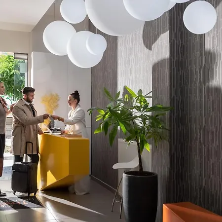 Thess Residences *